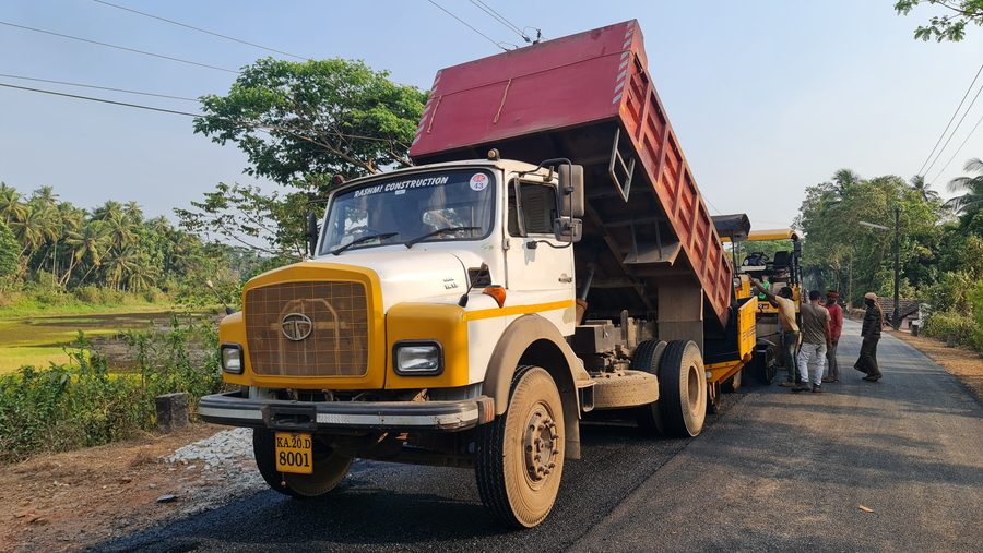 Road construction truck